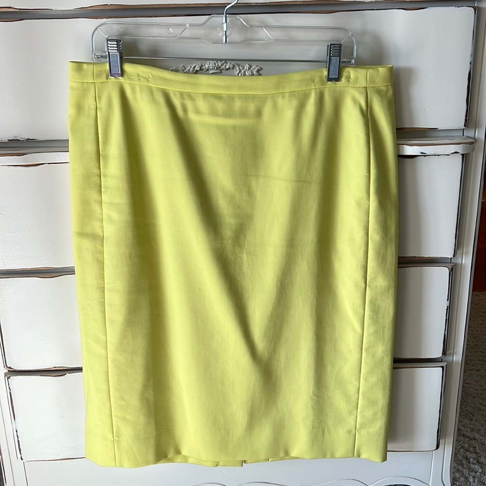 J.Crew size 12 lined chartreuse pencil skirt